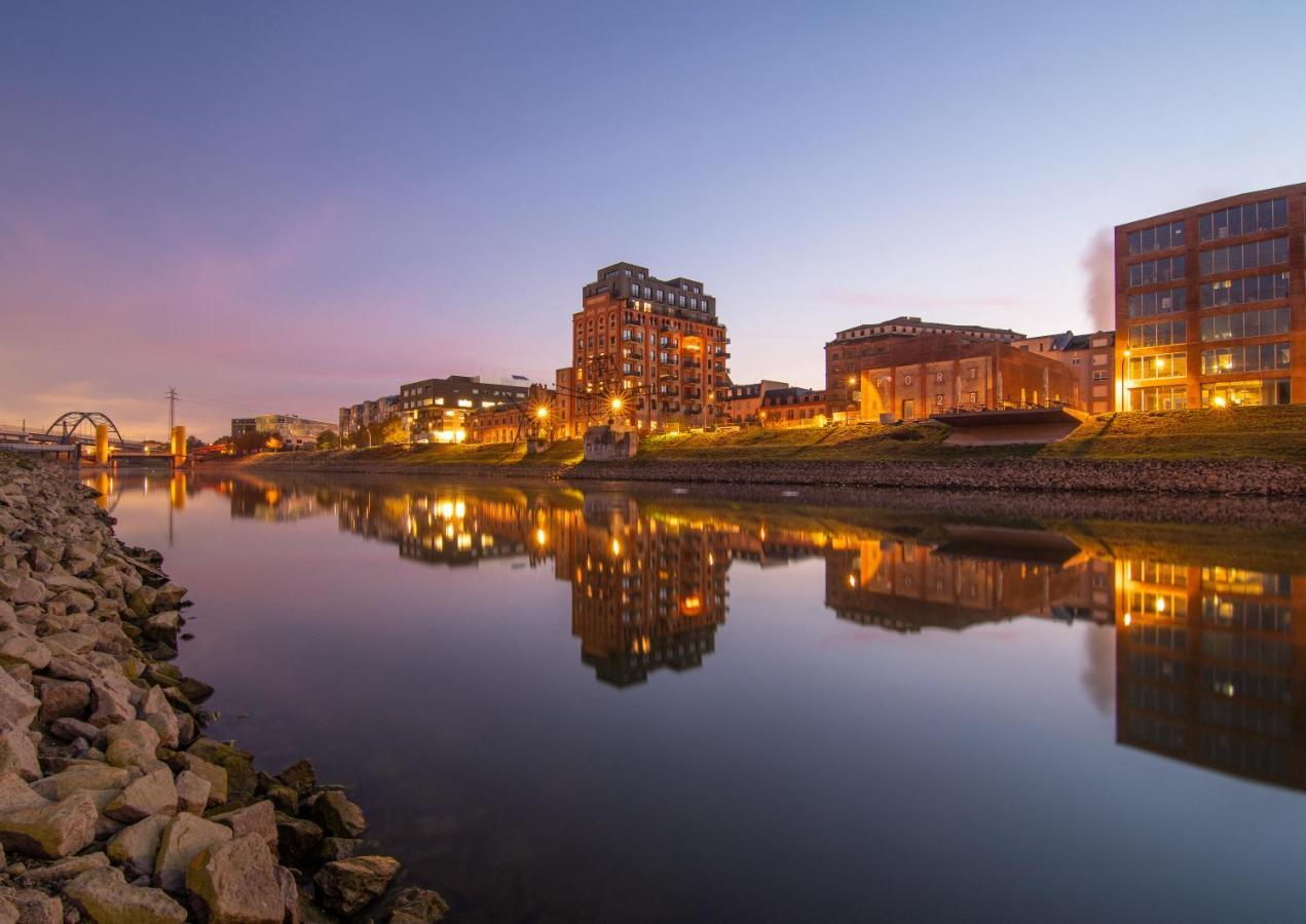 Hostel MHG Exteriér fotografie The River Lagan at dusk