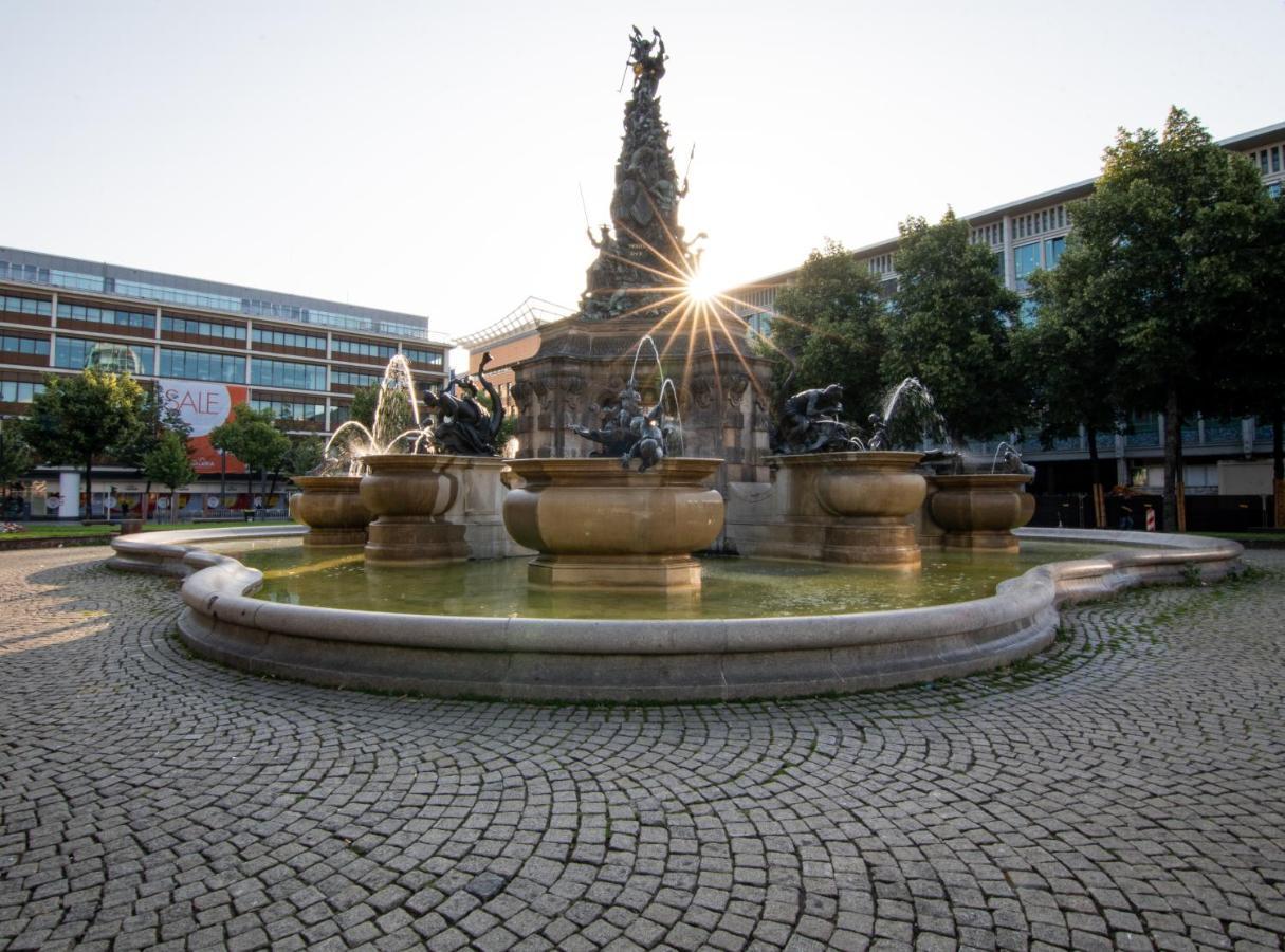 Hostel MHG Exteriér fotografie Fountain of the Three Horses