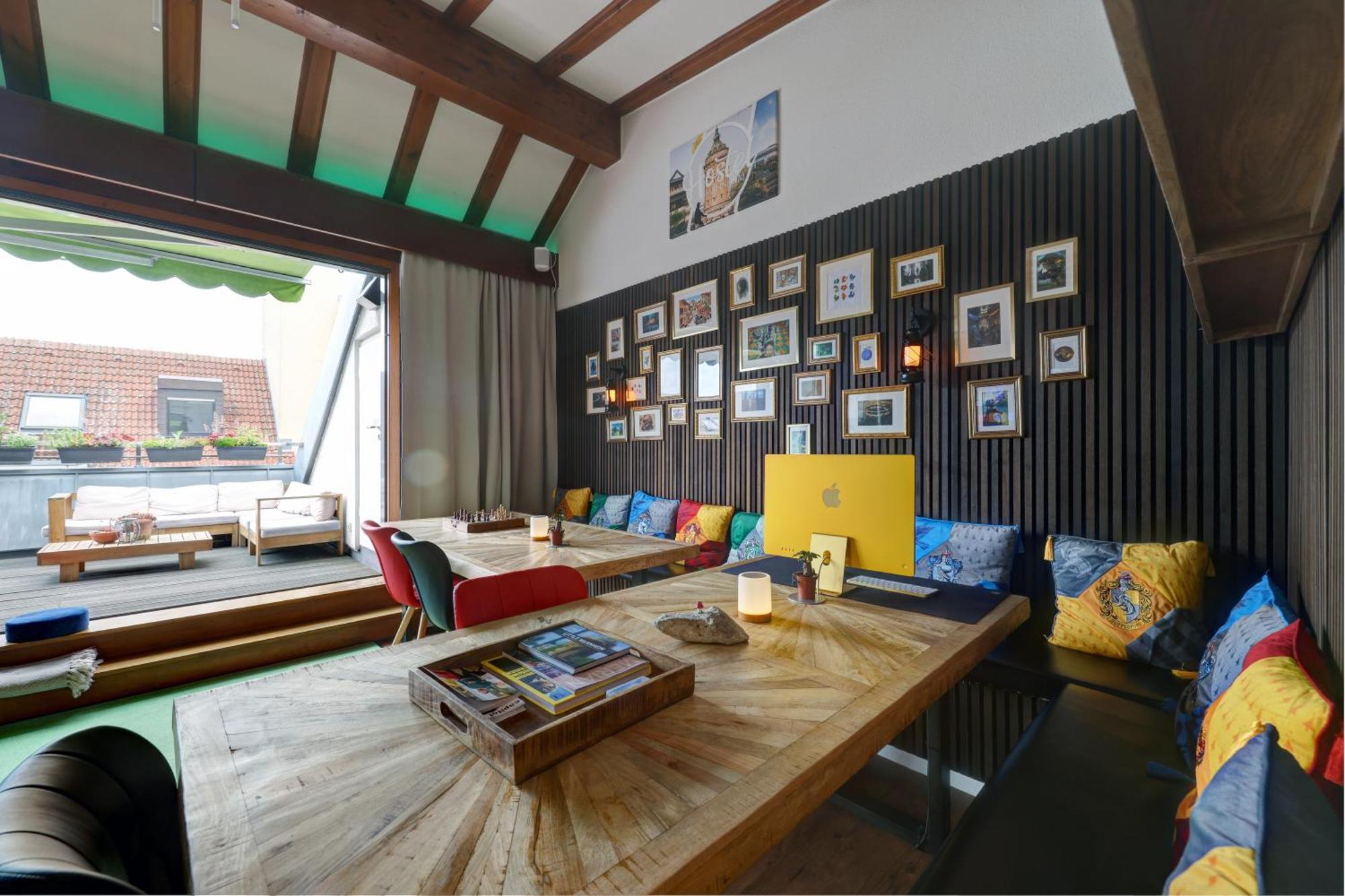 Hostel MHG Exteriér fotografie The interior of the hotel
