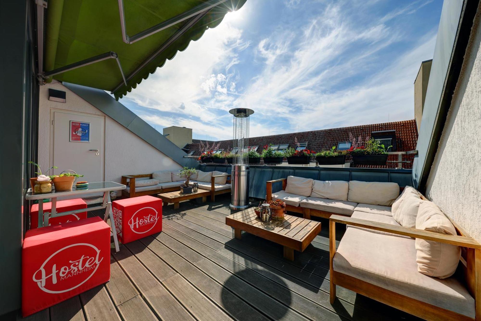 Hostel MHG Exteriér fotografie Rooftop terrace